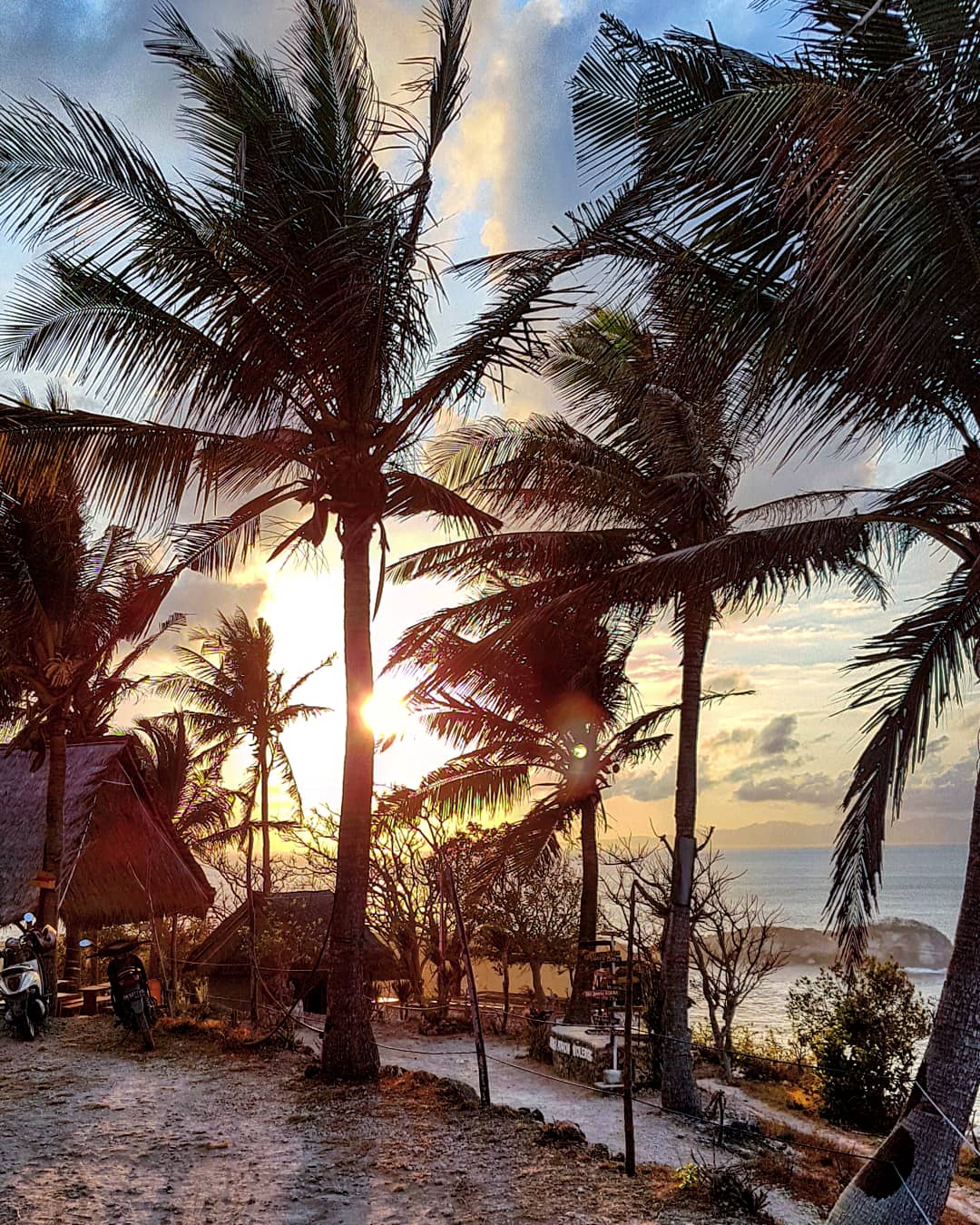 le soleil se couche sur ces histoires de voyageurs à Bali