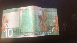 le billet de 10 000 colones au Costa Rica