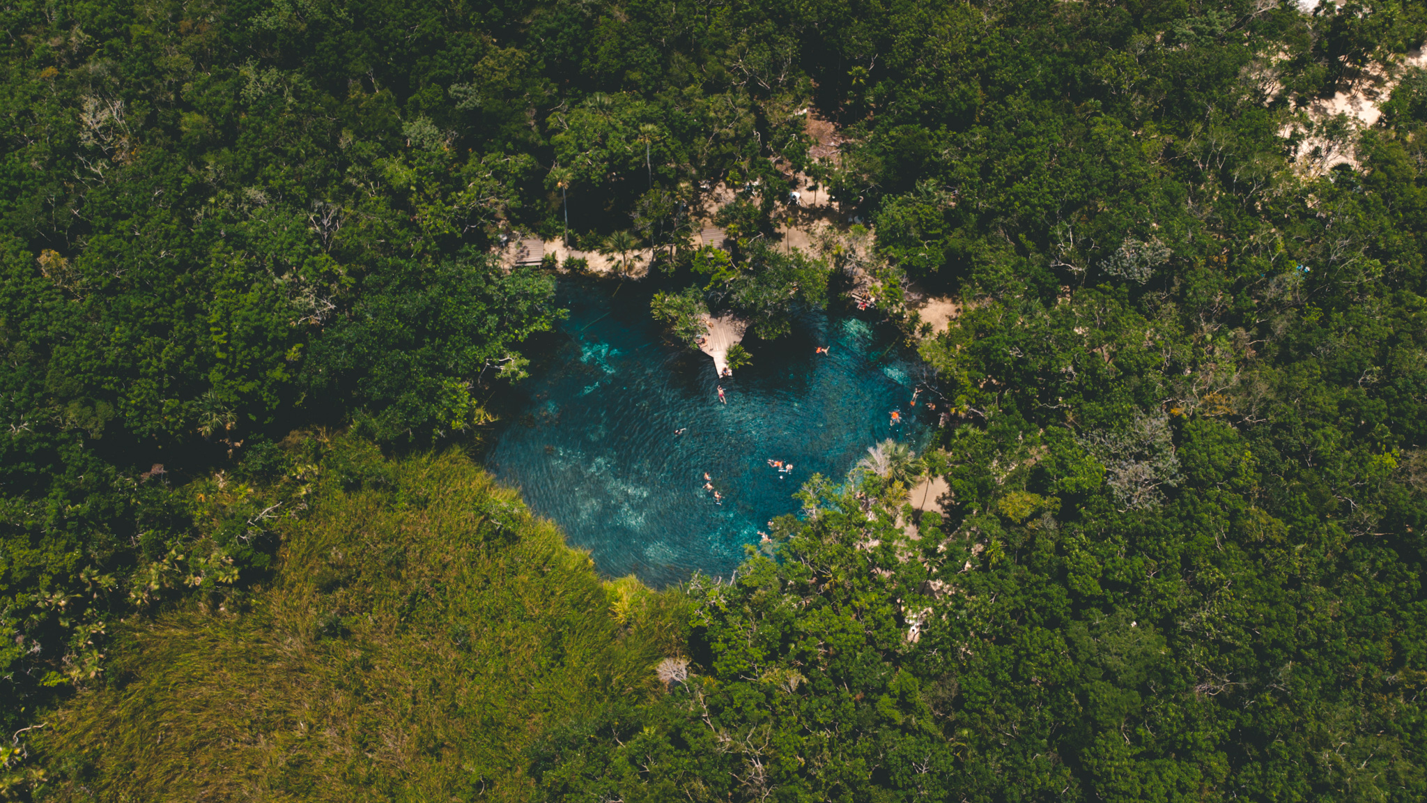 cenote corazon à Tulum vue de drone