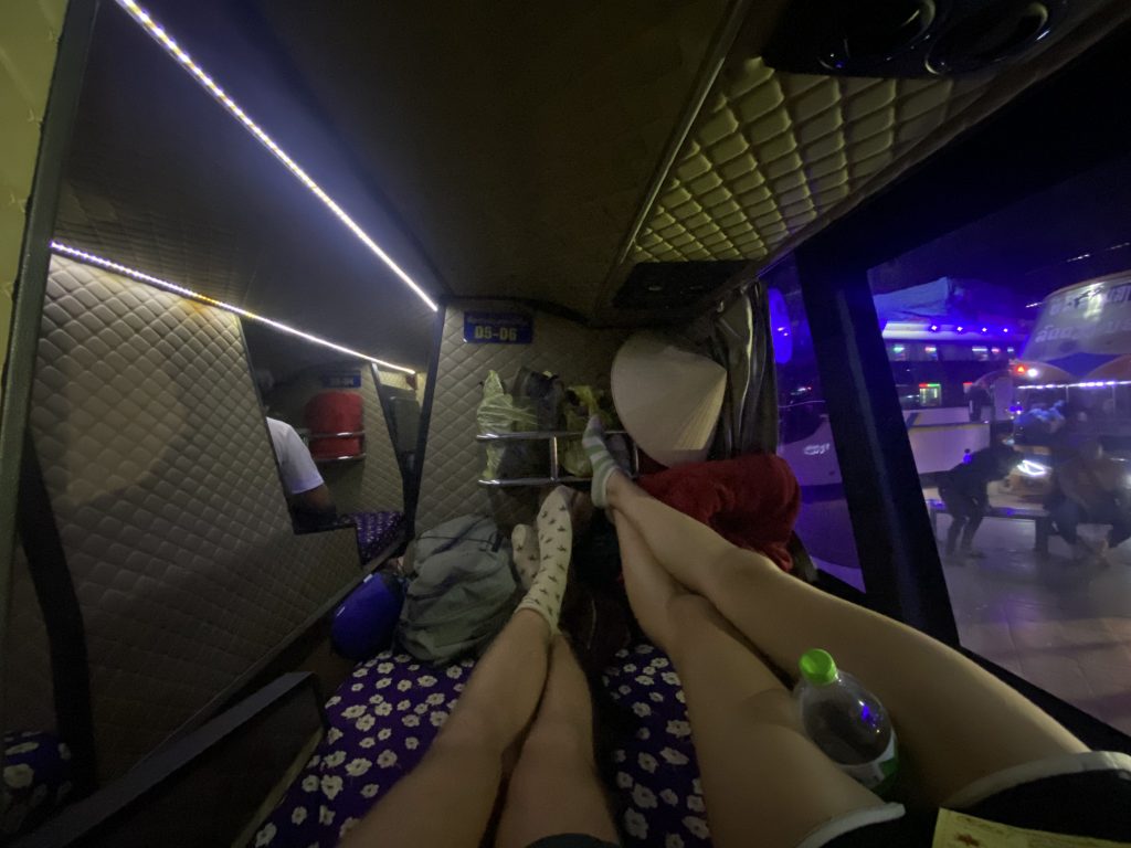 intérieur des bus de nuit sleeper au laos